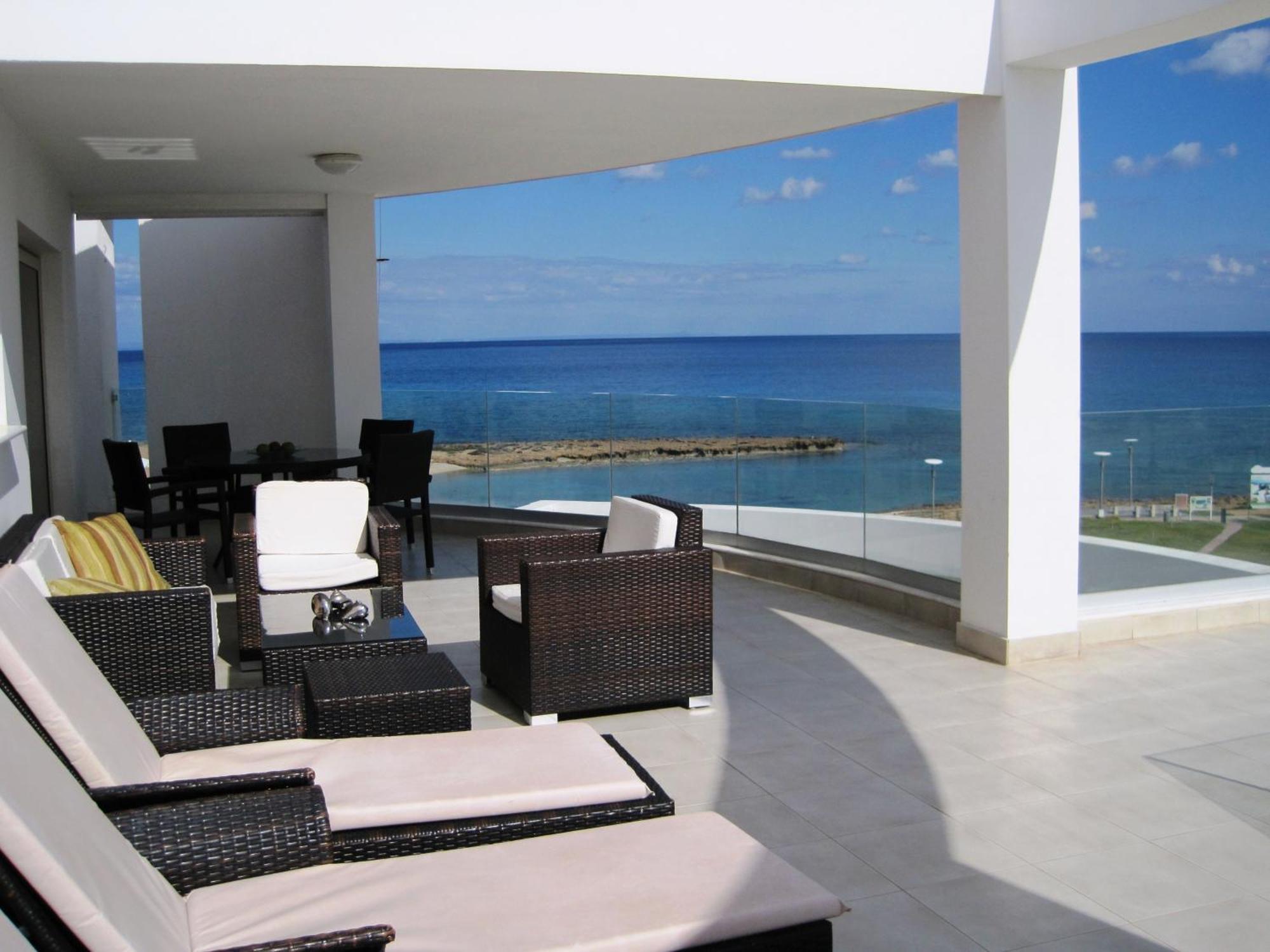 Polyxenia Isaak Luxury Villas And Apartments Protaras Quarto foto