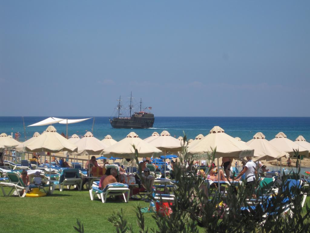 Polyxenia Isaak Luxury Villas And Apartments Protaras Exterior foto