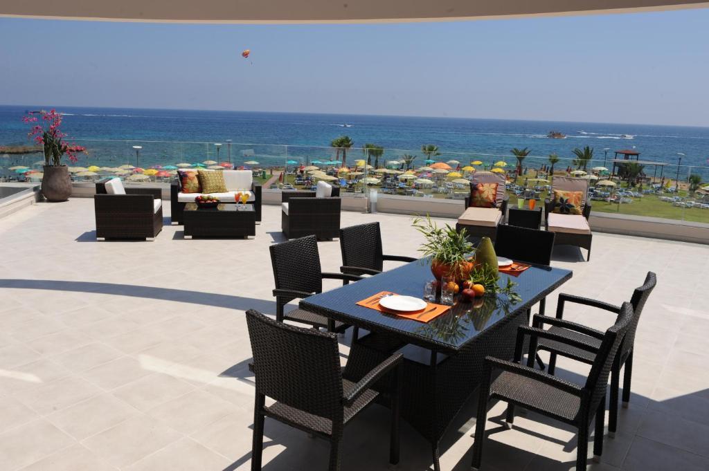 Polyxenia Isaak Luxury Villas And Apartments Protaras Quarto foto