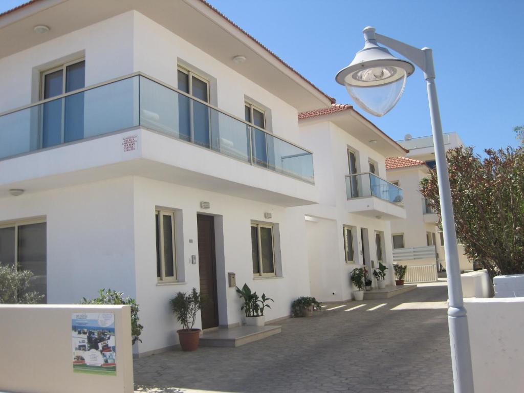 Polyxenia Isaak Luxury Villas And Apartments Protaras Quarto foto